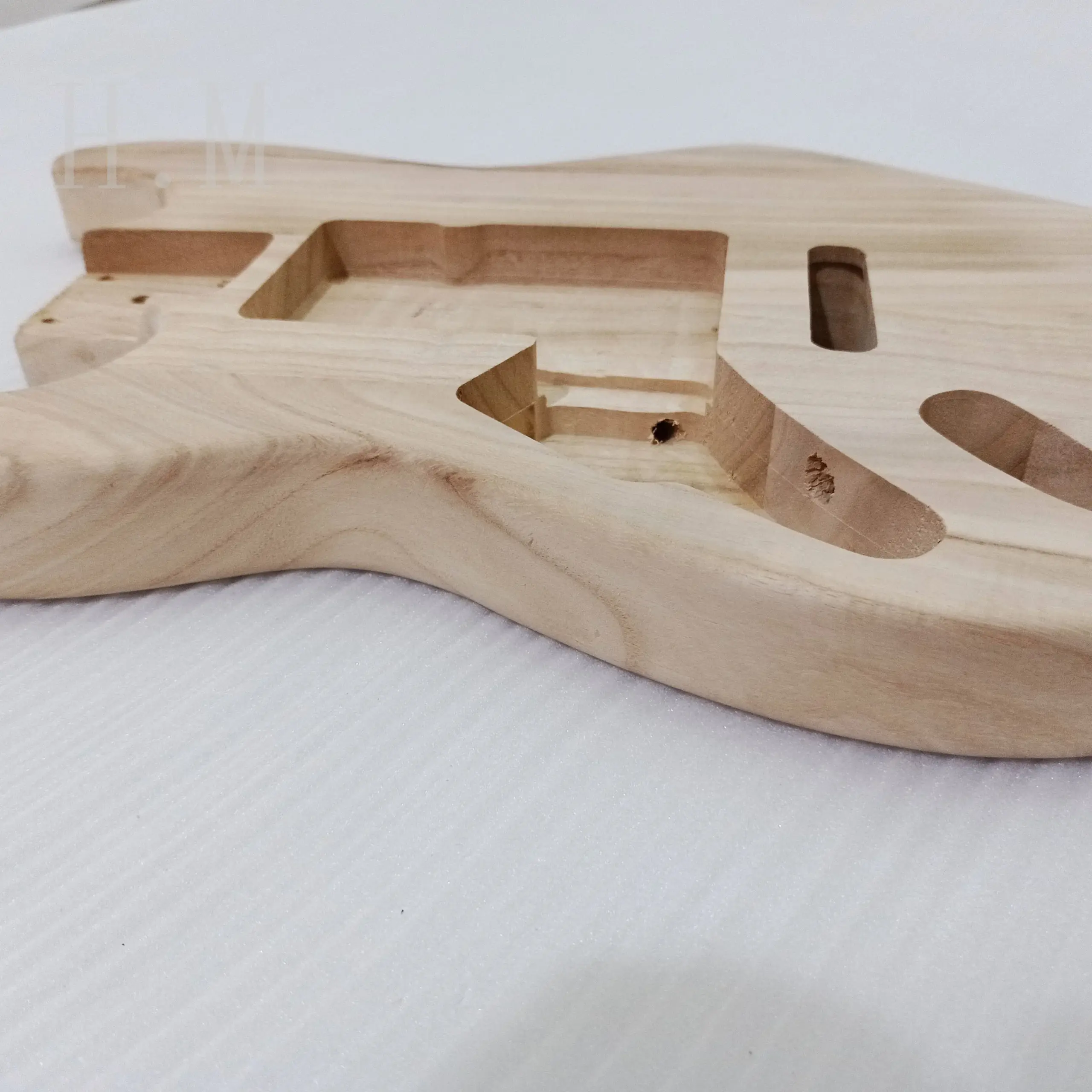 Maple Electric Guitar Body for Custom Builds 3 Maple Electric Guitar Body for Custom Builds - Image 3