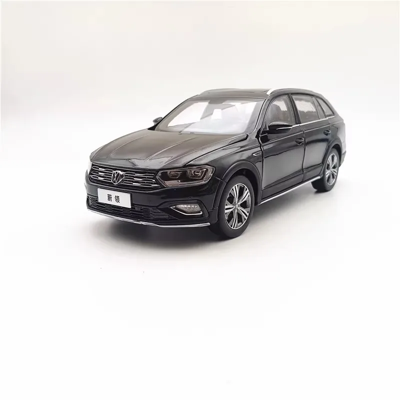 1:18 Scale Alloy Car Model by JERREN 3 1:18 Scale Alloy Car Model by JERREN - Image 3