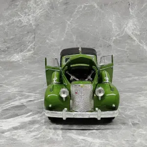 1938 Fleetwood Scale Model Collectible 10 Sfc3a834e2bb746b0abd23fe270646234G