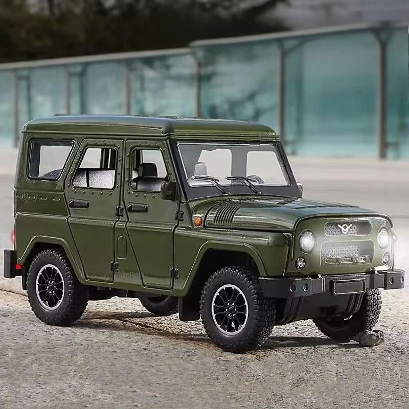 1/18 UAZ Hunter Alloy Model with Lights 7 1/18 UAZ Hunter Alloy Model with Lights - Image 7