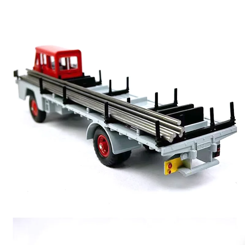 Vintage Flatbed Transporter Model 1:43 by WELLY 3 Vintage Flatbed Transporter Model 1:43 by WELLY - Image 3