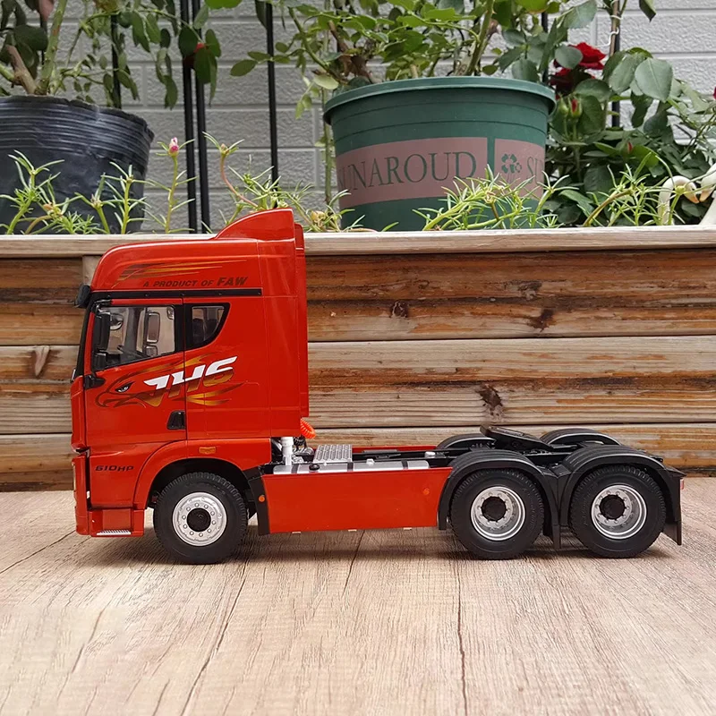 Red Jiefang JH6 Model for Collectors 2 Red Jiefang JH6 Model for Collectors - Image 2