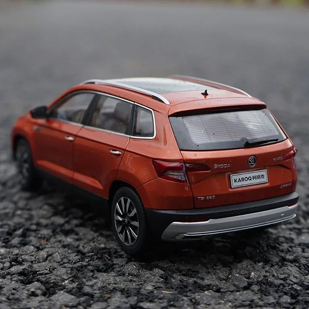 1:18 Scale Volkswagen Skoda Karoq Die-Cast Model 2 1:18 Scale Volkswagen Skoda Karoq Die-Cast Model - Image 2