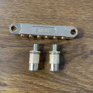 Gold Finish Six-String Guitar Bridge 9 Sfe3ba599814f4d25952fd189d8e319bcK