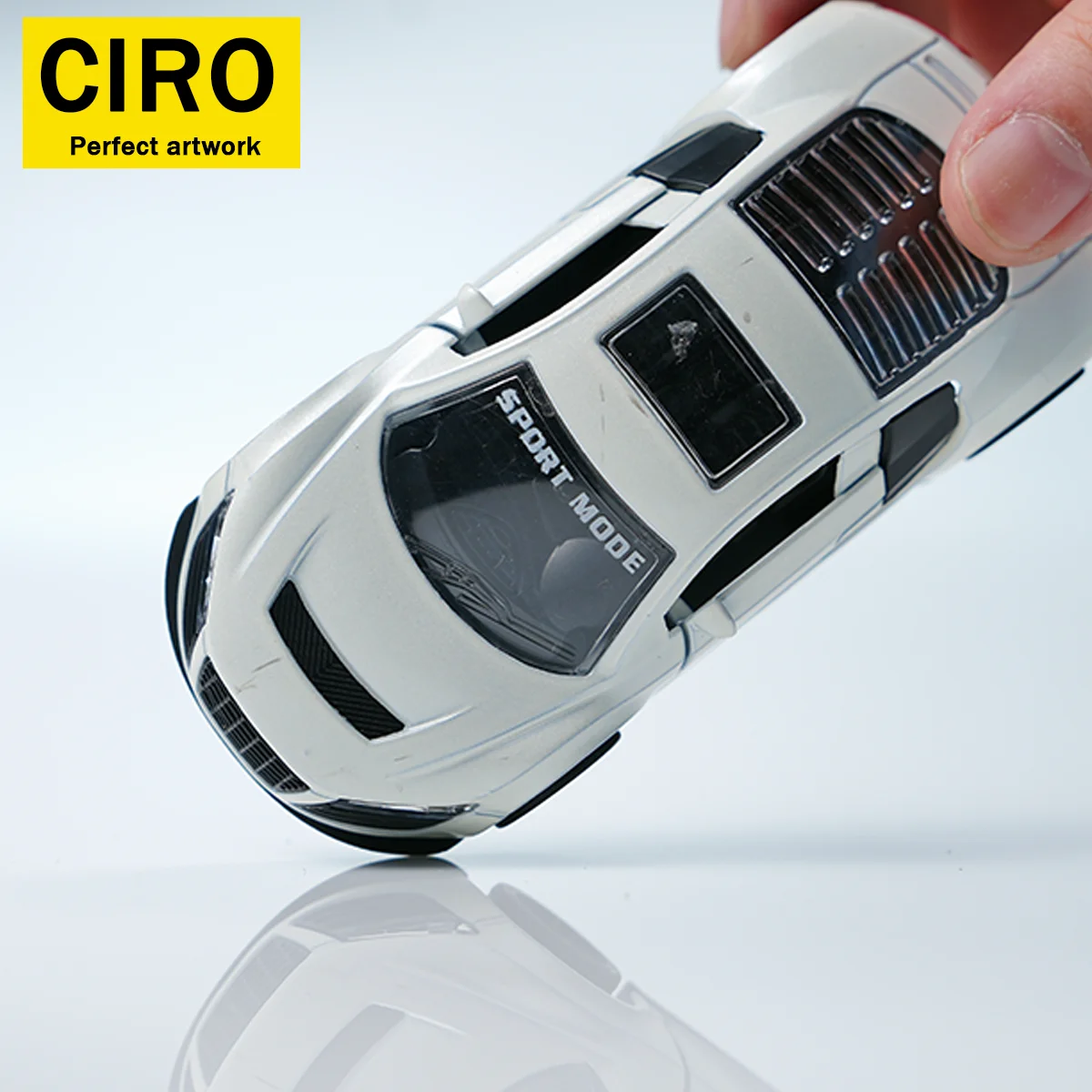 1:43 Die-Cast Supercar Model with Opening Doors 2 1:43 Die-Cast Supercar Model with Opening Doors - Image 2