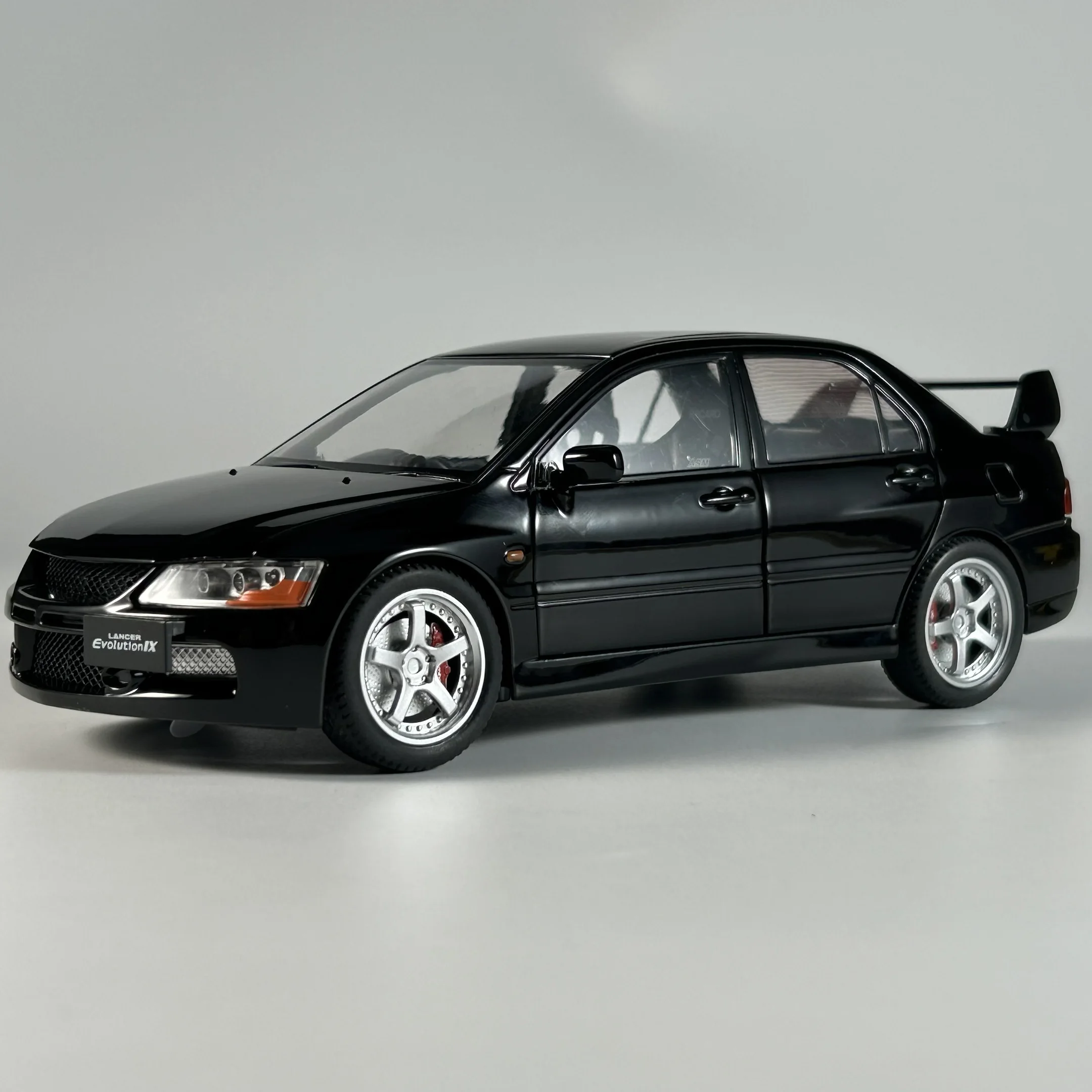 Blue Mitsubishi Lancer Evolution EVO9 Diecast Model 9 Blue Mitsubishi Lancer Evolution EVO9 Diecast Model - Image 9