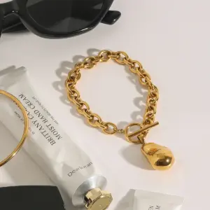 Elegant Gold-Toned Stainless Steel Bracelet 11 Sff23c1eeee13457182628c53be0a90ed5