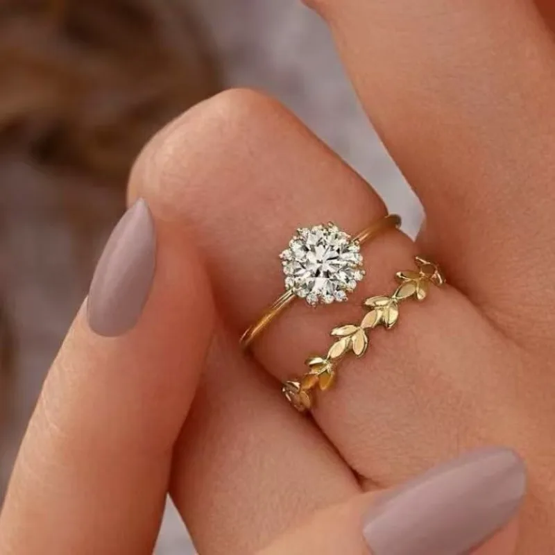 Elegant Gold Ring Set with Zircon Accents 3 Elegant Gold Ring Set with Zircon Accents - Image 3