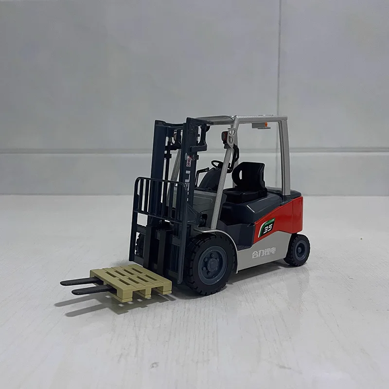 1:18 Scale Diecast Forklift Model for Collectors 2 1:18 Scale Diecast Forklift Model for Collectors - Image 2