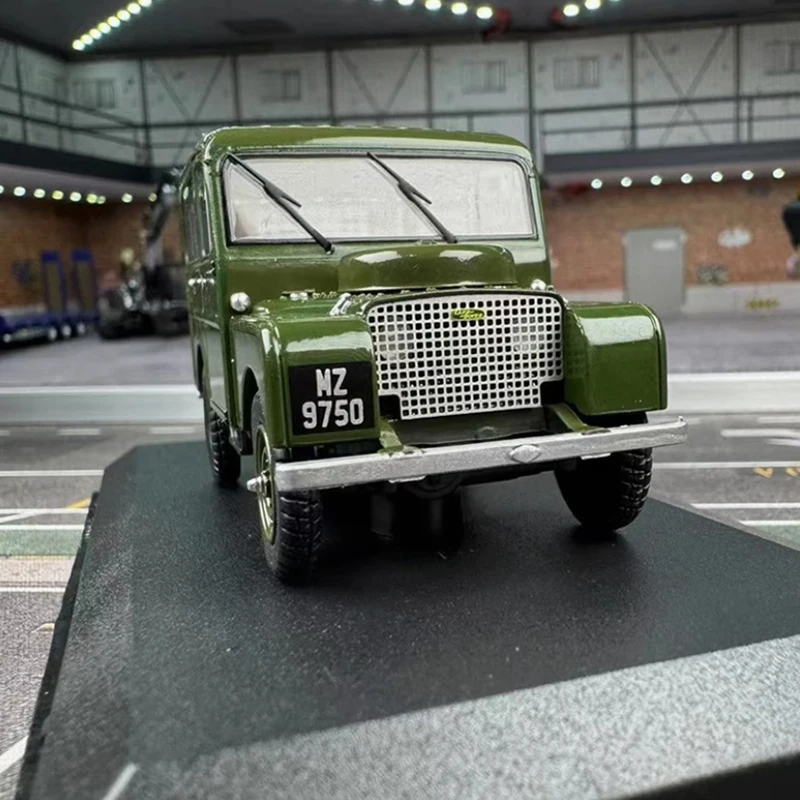 Land Rover Jeep 1:43 Scale Diecast Model 4 Land Rover Jeep 1:43 Scale Diecast Model - Image 4