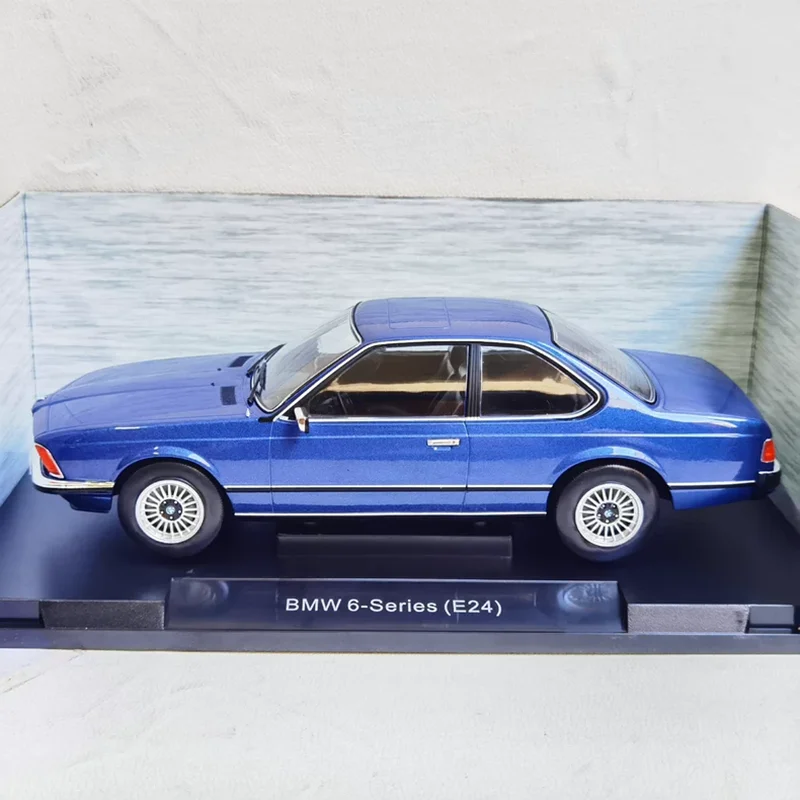 Blue BMW E24 1:18 Die-Cast Model 3 Blue BMW E24 1:18 Die-Cast Model - Image 3