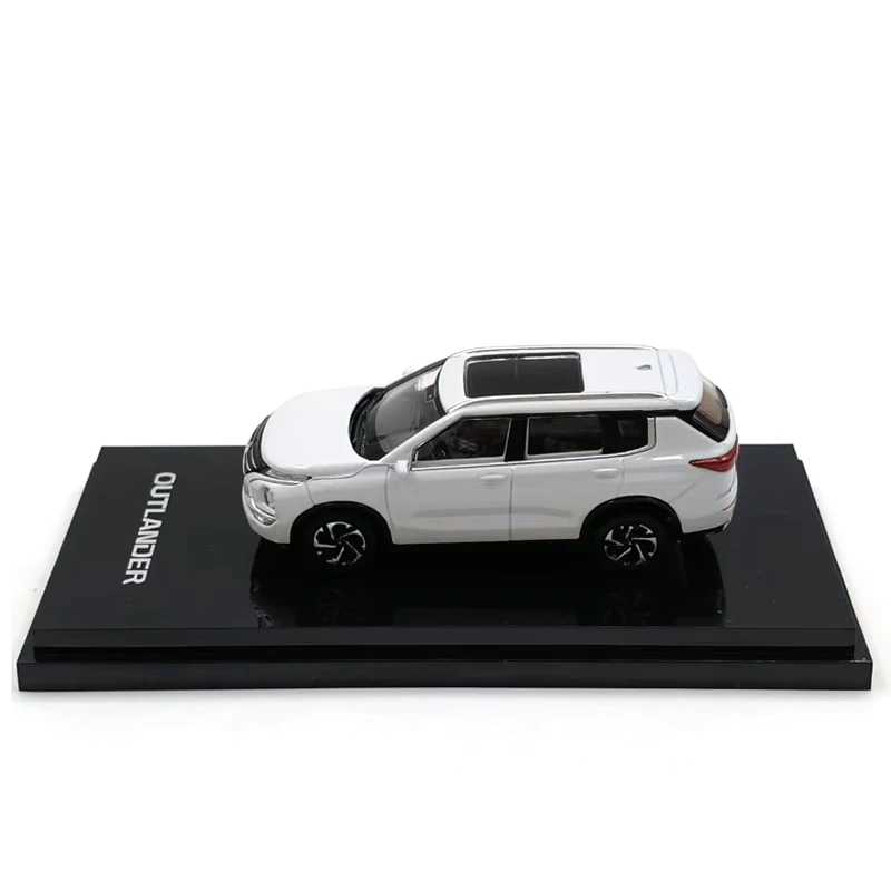 Outlander 2023 Diecast Model in Alloy, 1:64 Scale 4 Outlander 2023 Diecast Model in Alloy, 1:64 Scale - Image 4