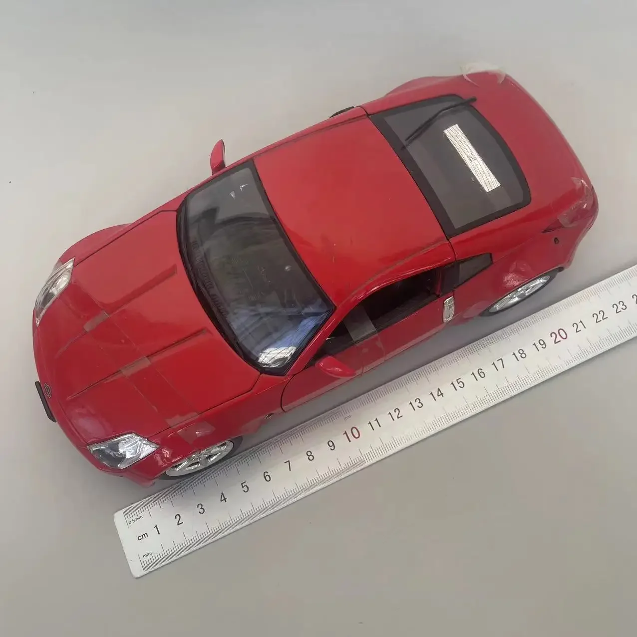 Flawed Nissan Lady Fairlady Z Model 1:18 Scale 3 Flawed Nissan Lady Fairlady Z Model 1:18 Scale - Image 3