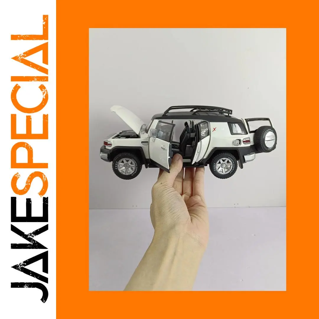1:24 Scale White SUV Diecast Model 1 1:24 Scale White SUV Diecast Model
