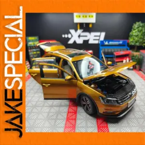 Gold Volkswagen Lavida 1:18 Scale Diecast Model