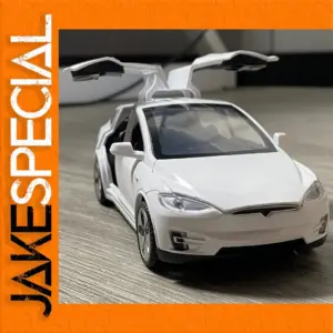 White 1:32 Scale SUV Diecast Model for Collectors