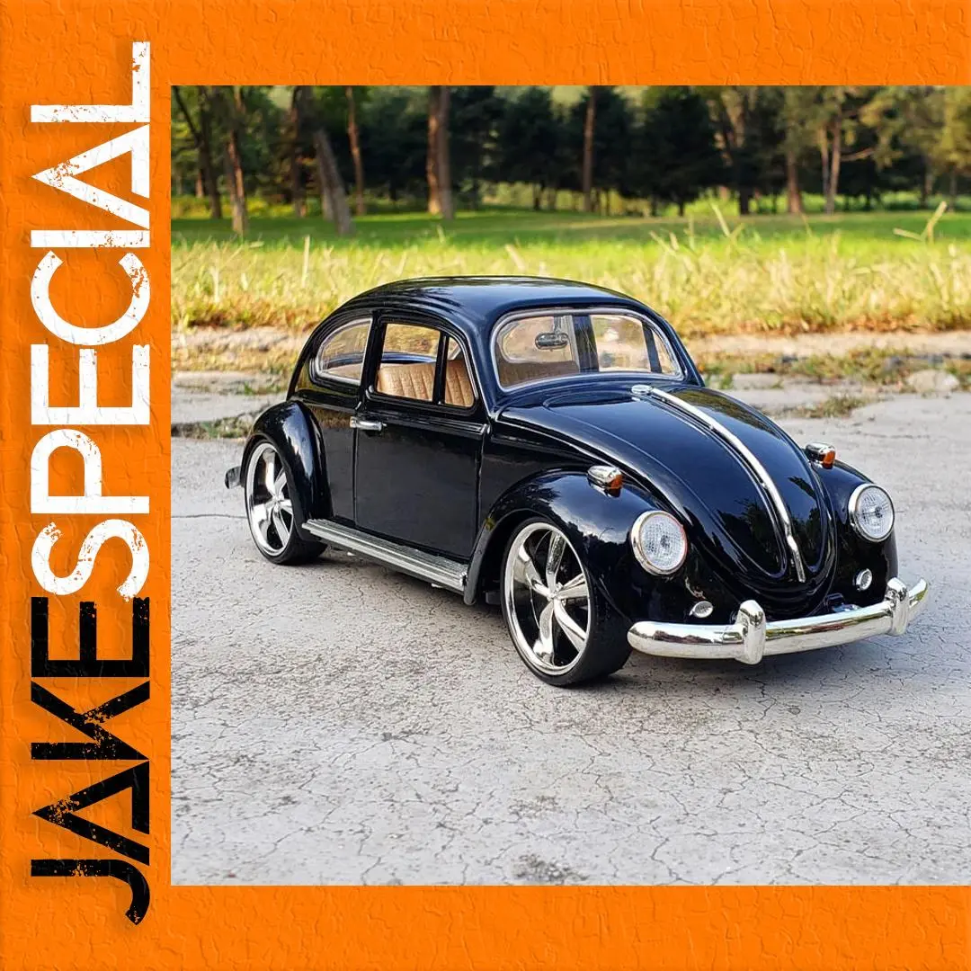 Volkswagen Beetle 1:18 Diecast Model in Red, White & Black 1 Volkswagen Beetle 1:18 Diecast Model in Red, White & Black