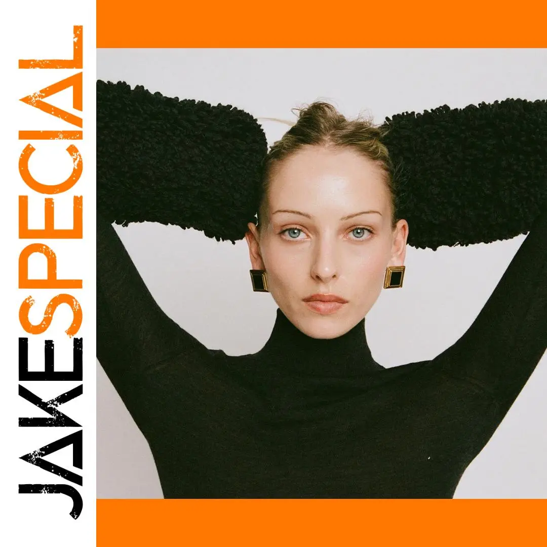 Stainless Steel Gold Square Earrings JDE0112030 1 Stainless Steel Gold Square Earrings JDE0112030