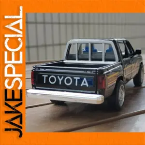 Toyota Hilux Off-Road Diecast Model 1:32 Scale
