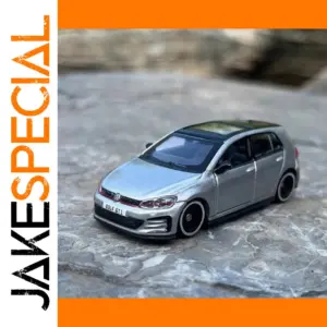 Volkswagen Touareg 1/64 Diecast Model in Silver