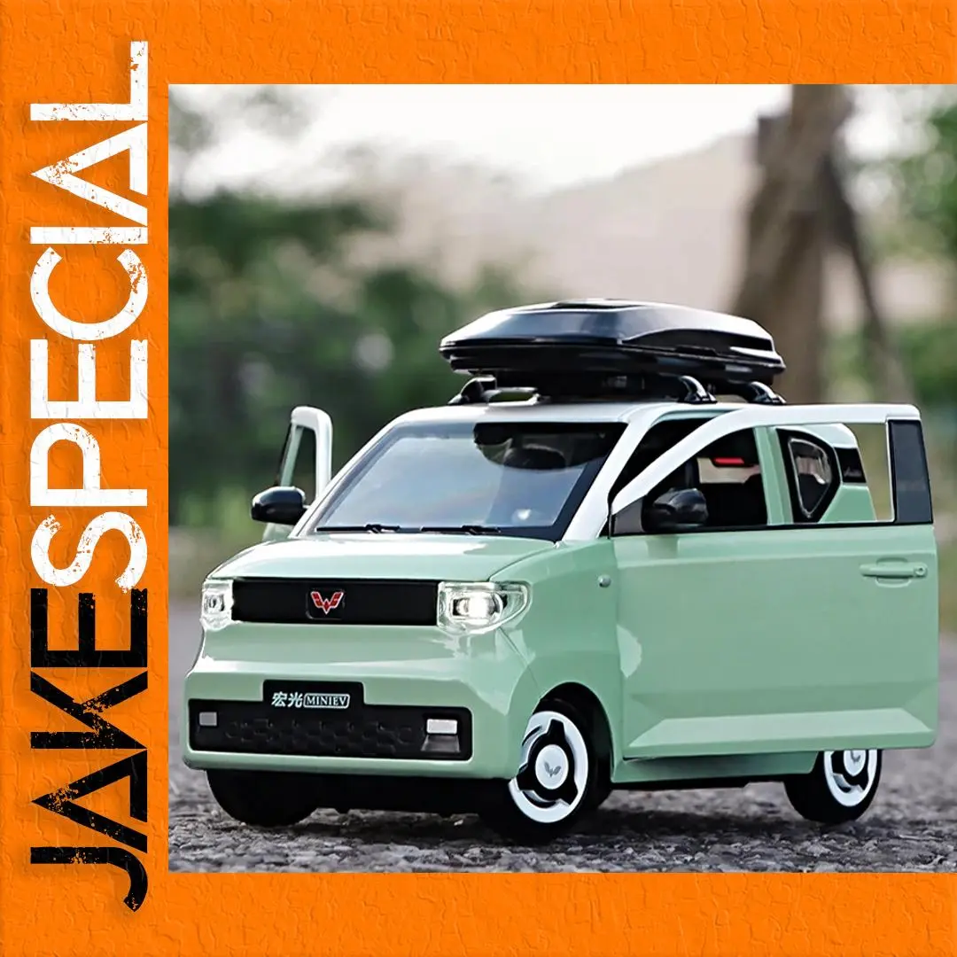 1:24 Scale Diecast Alloy Toy Car in Green 1 1:24 Scale Diecast Alloy Toy Car in Green