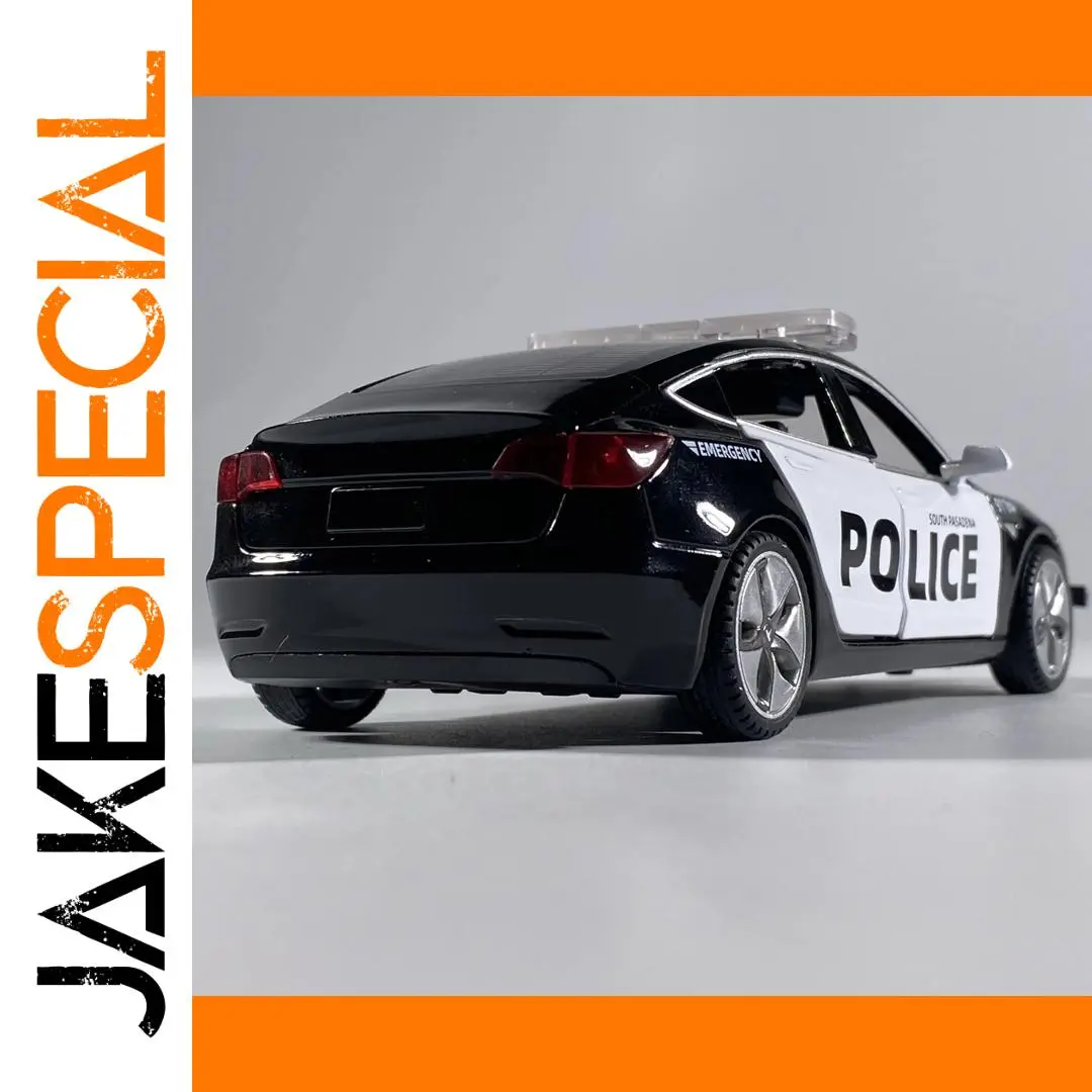 1:32 Scale Police Model Car with Lights 1 1:32 Scale Police Model Car with Lights