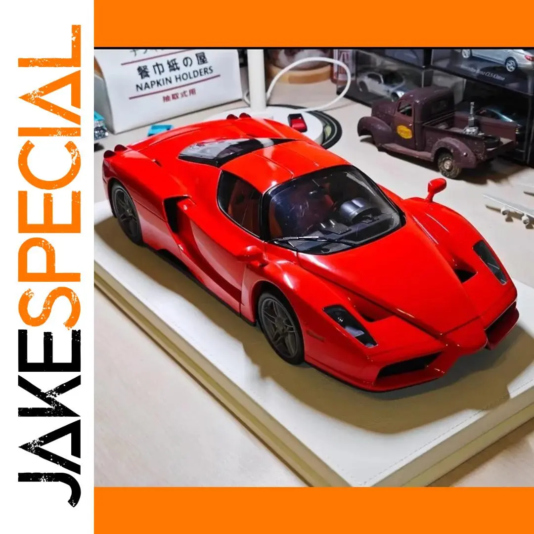 Red 1:24 Scale Alloy Sports Car Model 1 Red 1:24 Scale Alloy Sports Car Model