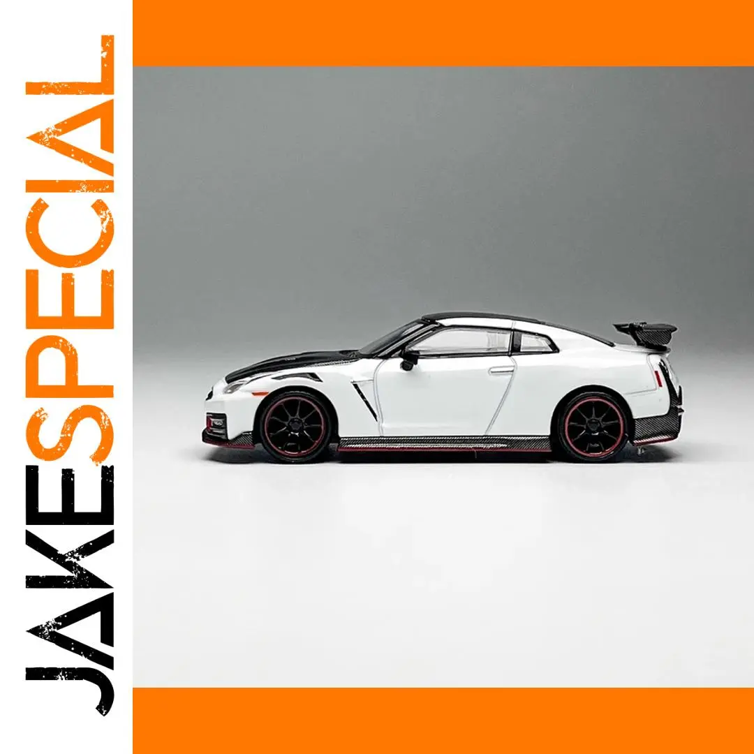 GTR R35 Nismo Diecast Model 1/64 Scale 1 GTR R35 Nismo Diecast Model 1/64 Scale
