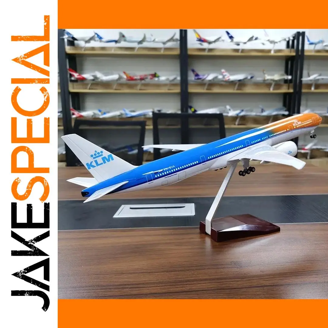 Resin Boeing 777 Model 1/157 Scale with LED Light 1 Resin Boeing 777 Model 1/157 Scale with LED Light