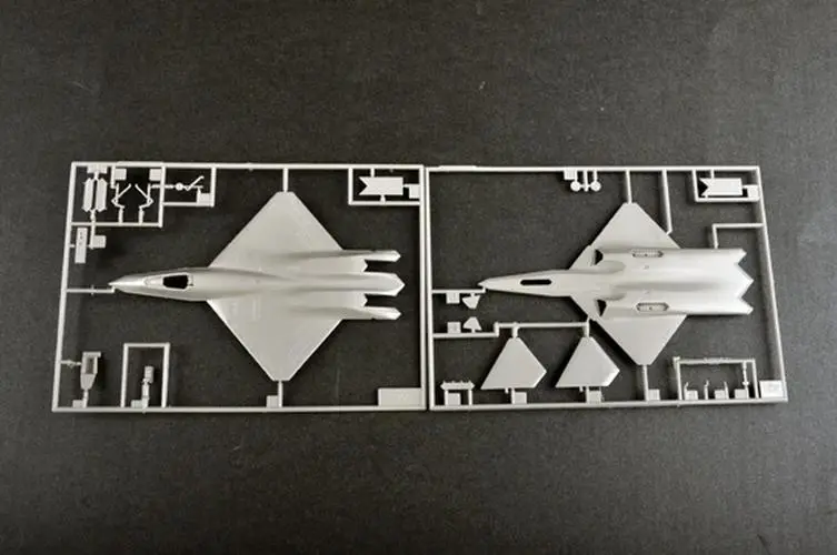1:144 YF-23 Stealth Fighter Model 4 1:144 YF-23 Stealth Fighter Model - Image 4