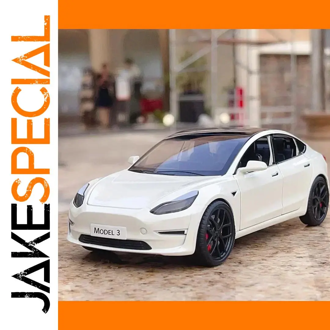 1:24 Scale Model 3 Alloy Car in White 1 1:24 Scale Model 3 Alloy Car in White