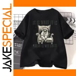 Playful Raccoon Graphic T-Shirt for Animal Lovers