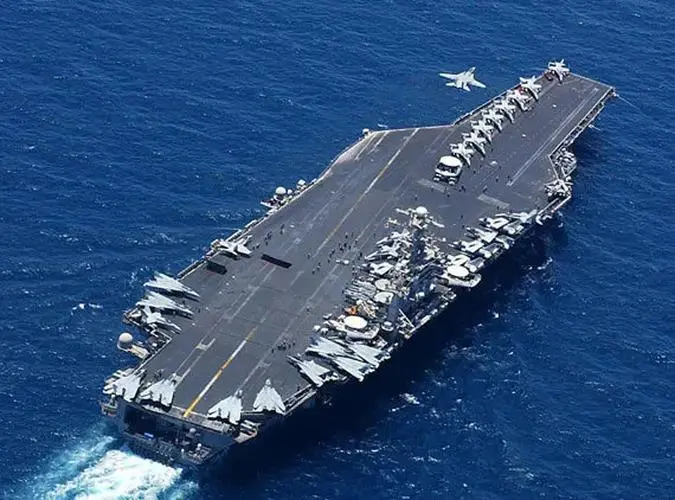 47cm Handcrafted USS Nimitz Paper Model 3 47cm Handcrafted USS Nimitz Paper Model - Image 3