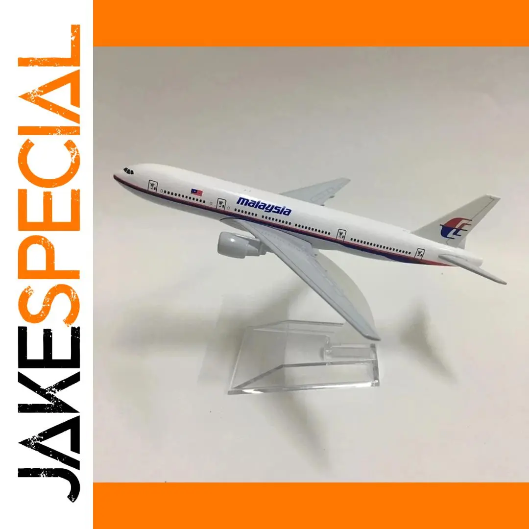 Malaysia Airlines Boeing 777 Model 1/400 Scale 1 Malaysia Airlines Boeing 777 Model 1/400 Scale