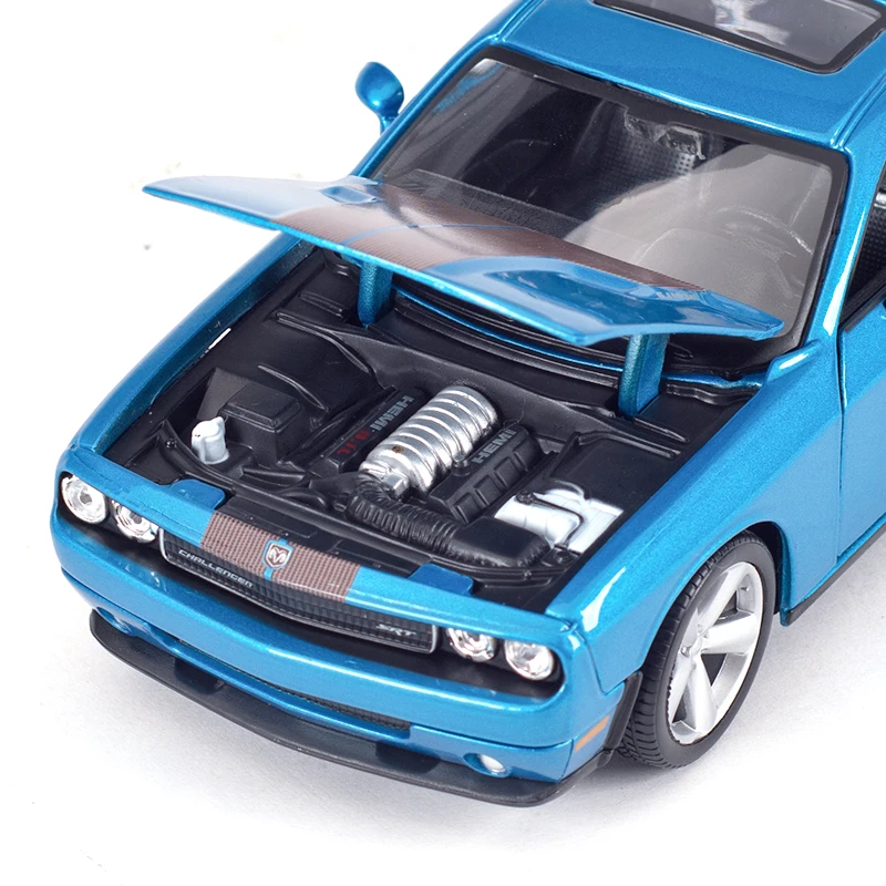 2008 Dodge Challenger SRT8 Die-Cast Model 1:24 6 2008 Dodge Challenger SRT8 Die-Cast Model 1:24 - Image 6