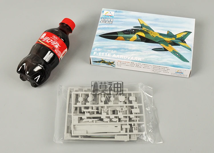 1:144 F-111E Aardvark Fighter Model 2 1:144 F-111E Aardvark Fighter Model - Image 2