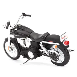 Maisto 1:18 Dyna Street Bob Motorcycle Model 9 H24382643acfd4125b63bf3a50ae4450c5