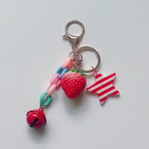 Playful Strawberry Heart Keychain for Women 19 H2e12cf9777dd47d4ae6ae82c4160a3fat