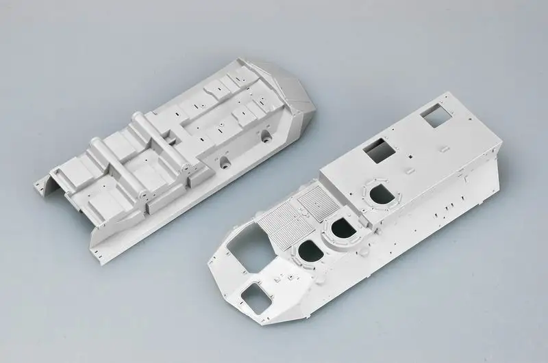 USMC LAV-C2 1:35 Scale Model Kit 6 USMC LAV-C2 1:35 Scale Model Kit - Image 6