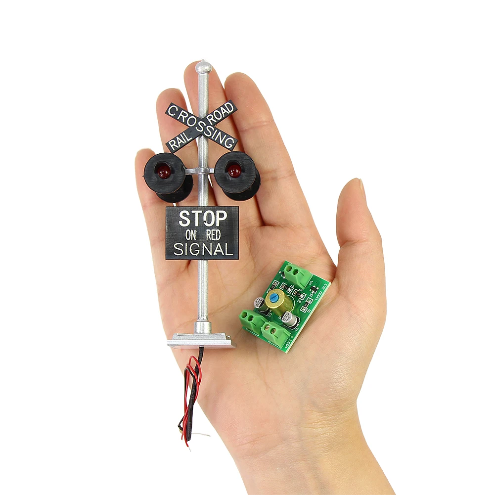 O Scale Railroad Crossing Signal with Flashing Lights 6 O Scale Railroad Crossing Signal with Flashing Lights - Image 6