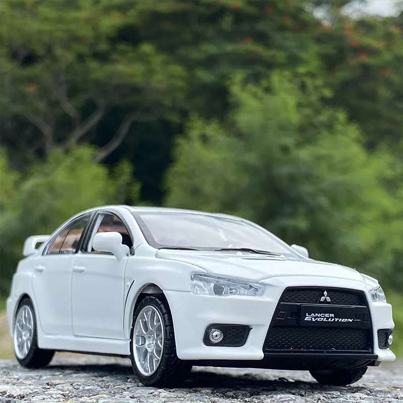 1:32 Scale Mitsubishi Lancer Evo X Diecast Model 3 1:32 Scale Mitsubishi Lancer Evo X Diecast Model - Image 3