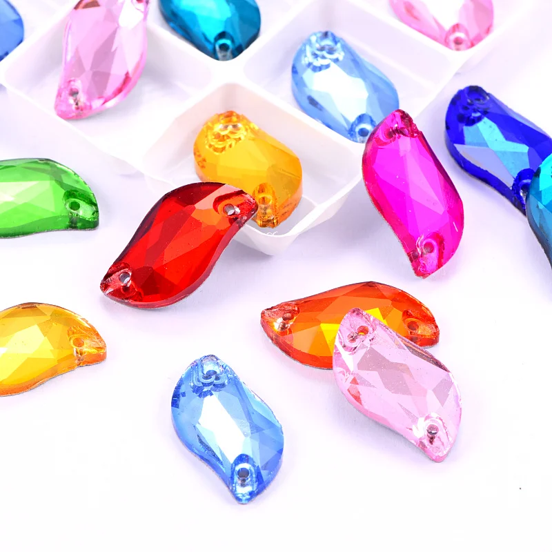 Vibrant Leaf-Shaped Rhinestones Set 2 Vibrant Leaf-Shaped Rhinestones Set - Image 2