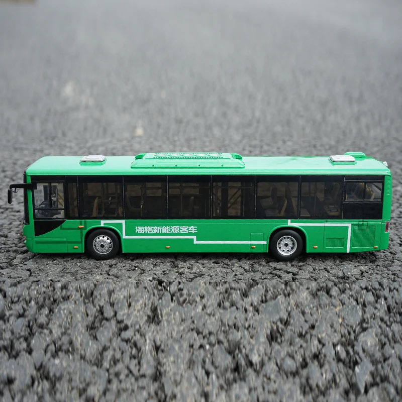 Green Diecast City Bus Model 1:42 Scale 3 Green Diecast City Bus Model 1:42 Scale - Image 3