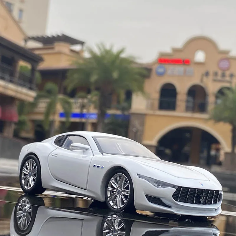1:32 Maserati Alfieri Coupe Diecast Model 3 1:32 Maserati Alfieri Coupe Diecast Model - Image 3