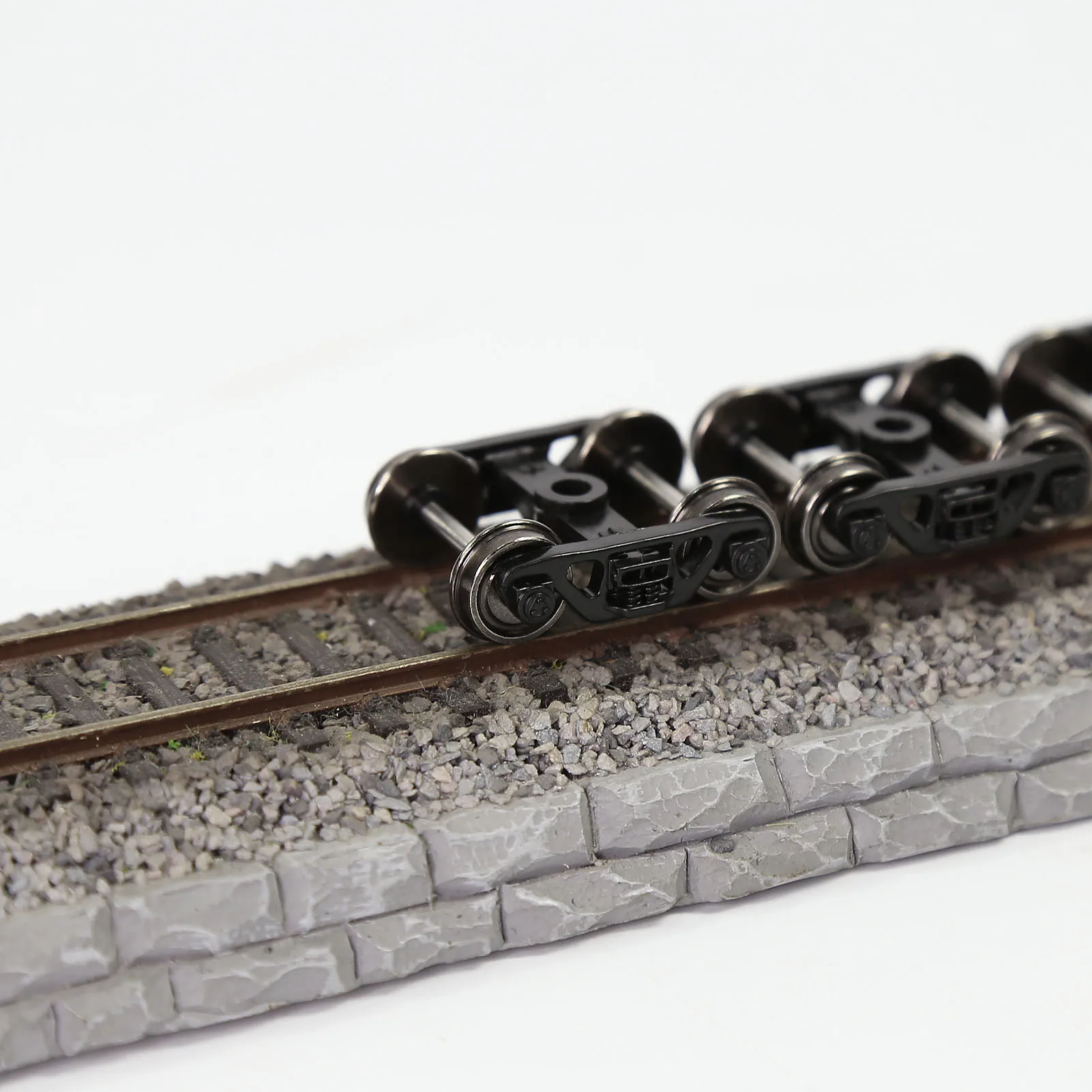 HO Scale 87 Roller Bearing Truck Set 4 HO Scale 87 Roller Bearing Truck Set - Image 4