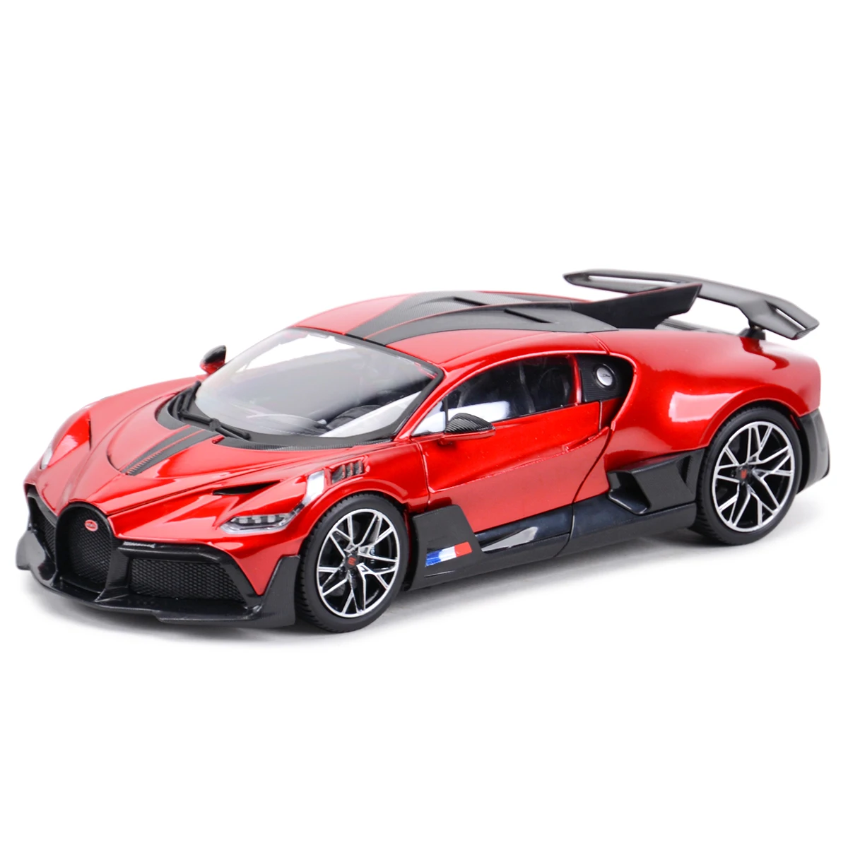 Bugatti Divo 1:18 Die-Cast Model by Bburago 5 Bugatti Divo 1:18 Die-Cast Model by Bburago - Image 5