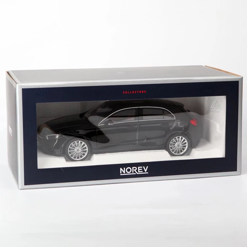 Mercedes-Benz GLA 1:18 Scale Model Displaypiece 3 Mercedes-Benz GLA 1:18 Scale Model Displaypiece - Image 3