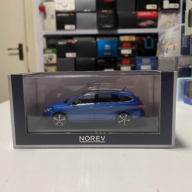Peugeot 308 SW 1:43 Diecast Model in Silver 1 Peugeot 308 SW 1:43 Diecast Model in Silver