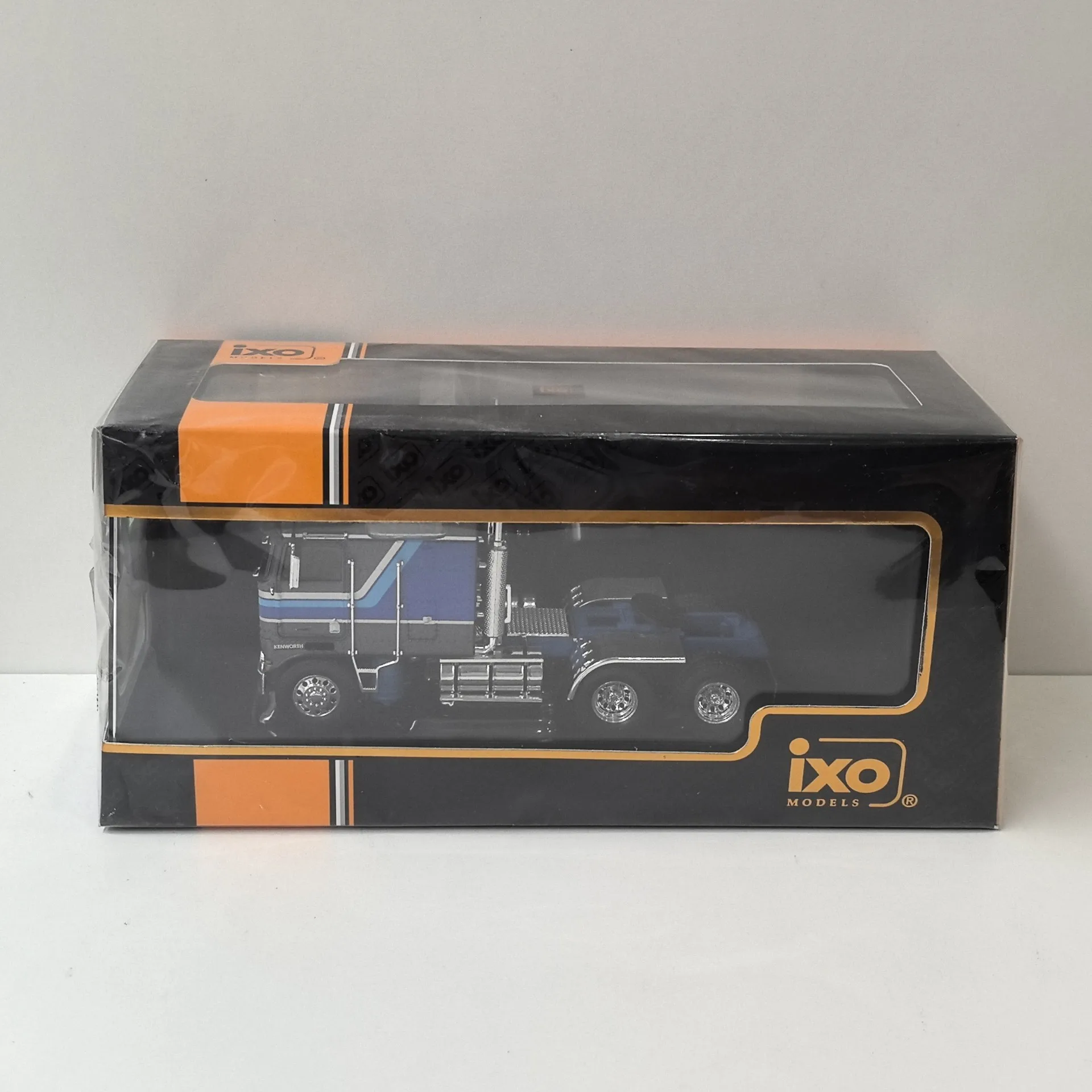 Vintage 1976 Kenworth K100 Aerodyne Model 6 Vintage 1976 Kenworth K100 Aerodyne Model - Image 6