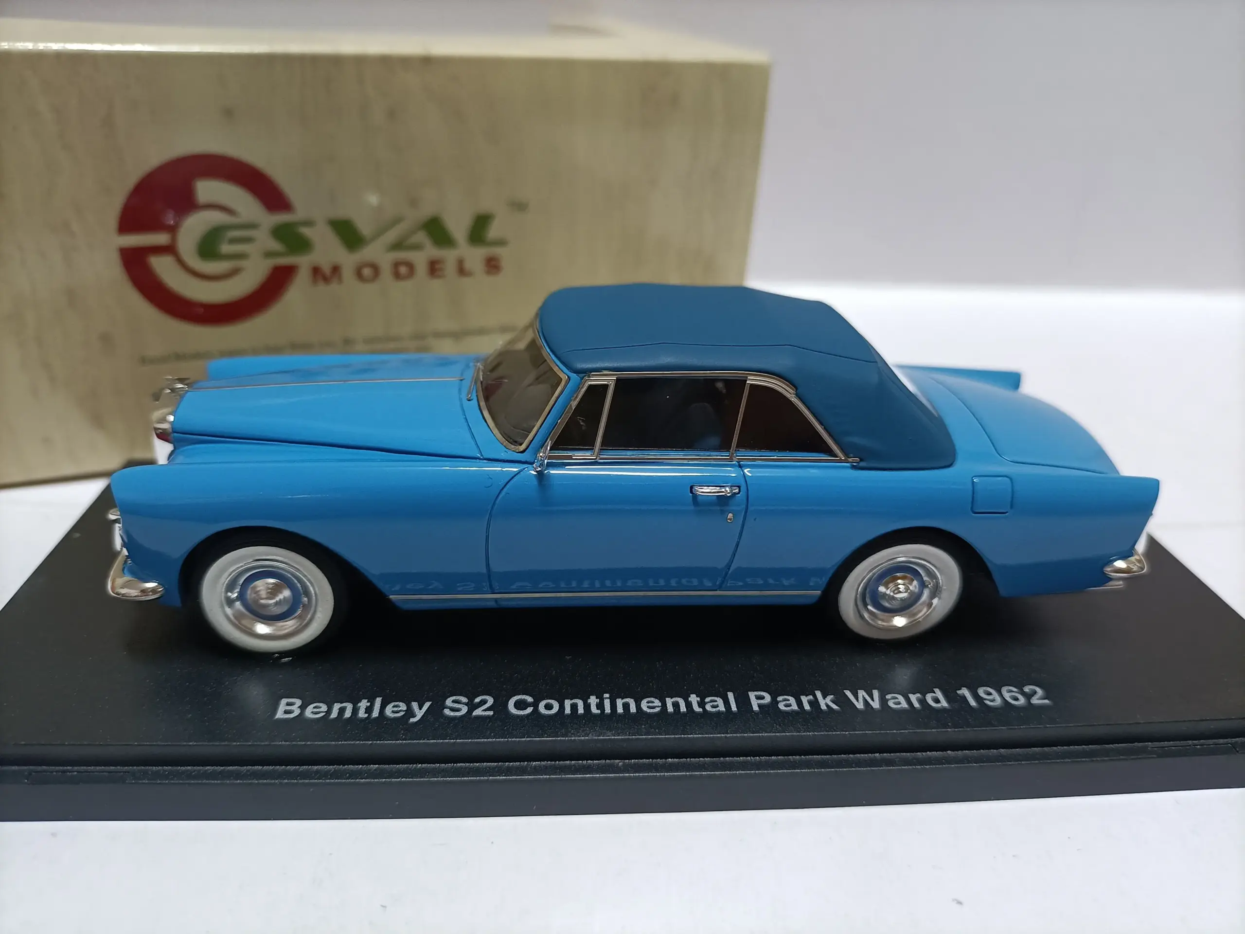 Bentley S2 Pard Ward 1962 Diecast Model 1:43 Scale 2 Bentley S2 Pard Ward 1962 Diecast Model 1:43 Scale - Image 2